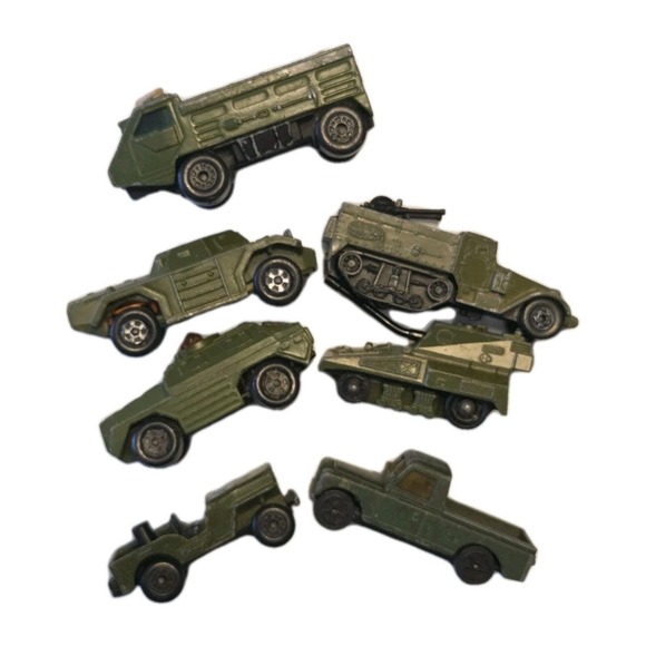 Vintage Lesney Matchbox Lot of 7 Military Vehicles Corgi Jeep - Picture 2 of 5